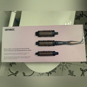 Amika Blowout Babe Thermal Brush Tool - NEW